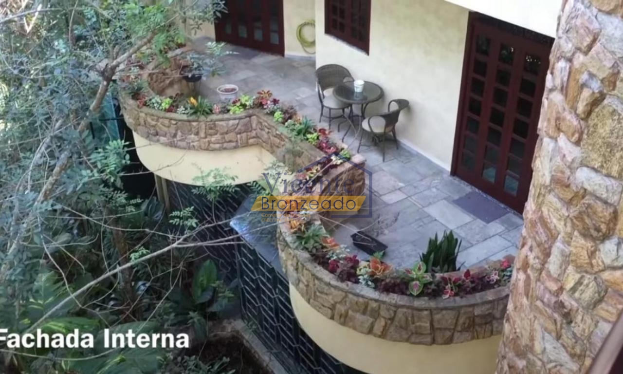 Mansão Cinematográfica - O Refúgio dos Sonhos  na Vicente Bronzeado